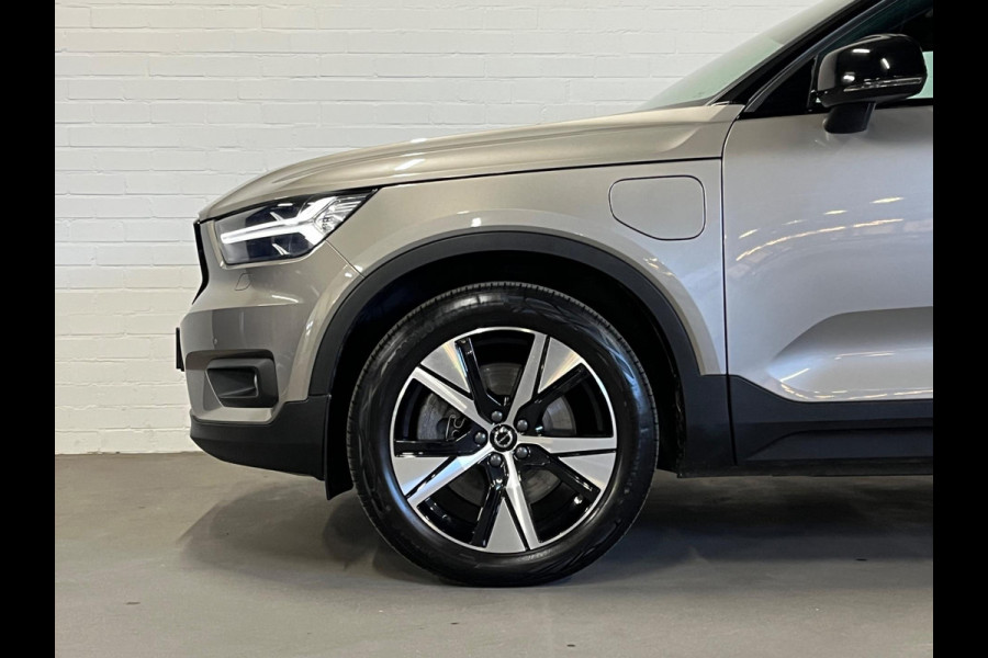 Volvo XC40 Recharge T4 R-Design | Open dak | Adapt. Cruise | Keyless | Stuur-/Stoel verwarming