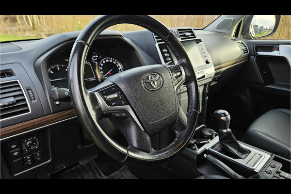 Toyota Land Cruiser 2.8 D-4D Professional Blind van