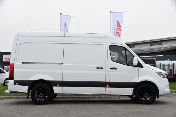 Mercedes-Benz Sprinter 317 1.9 CDI L2H2 RWD PB Edition! Cruise, Camera, Carplay, LED, Automaat, Leder, Trekhaak, 170PK, Multimedia, Sensoren, UNIEK!