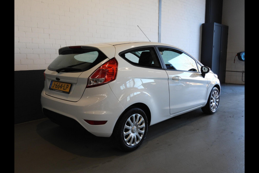 Ford Fiesta 1.0 Style Essential NAVI/AIRCO/BLUETOOTH!