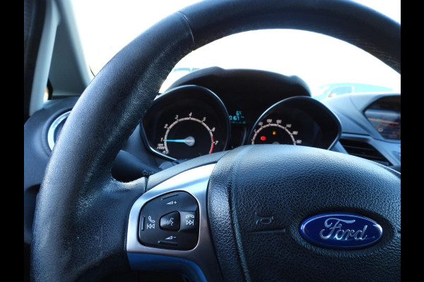 Ford Fiesta 1.0 Style Essential NAVI/AIRCO/BLUETOOTH!