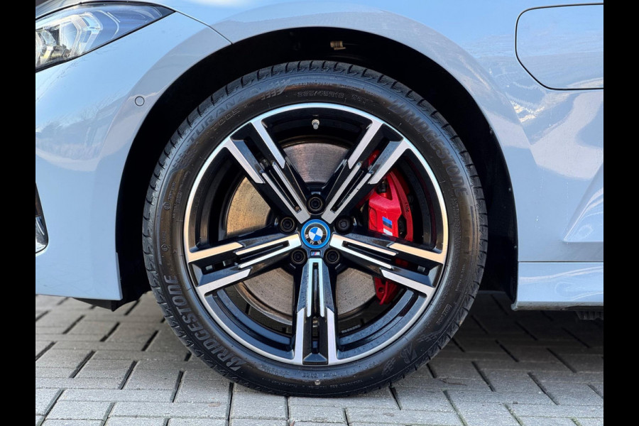 BMW 3 Serie Touring 330e xDrive Carbon/Pano/Laser/M Pakket