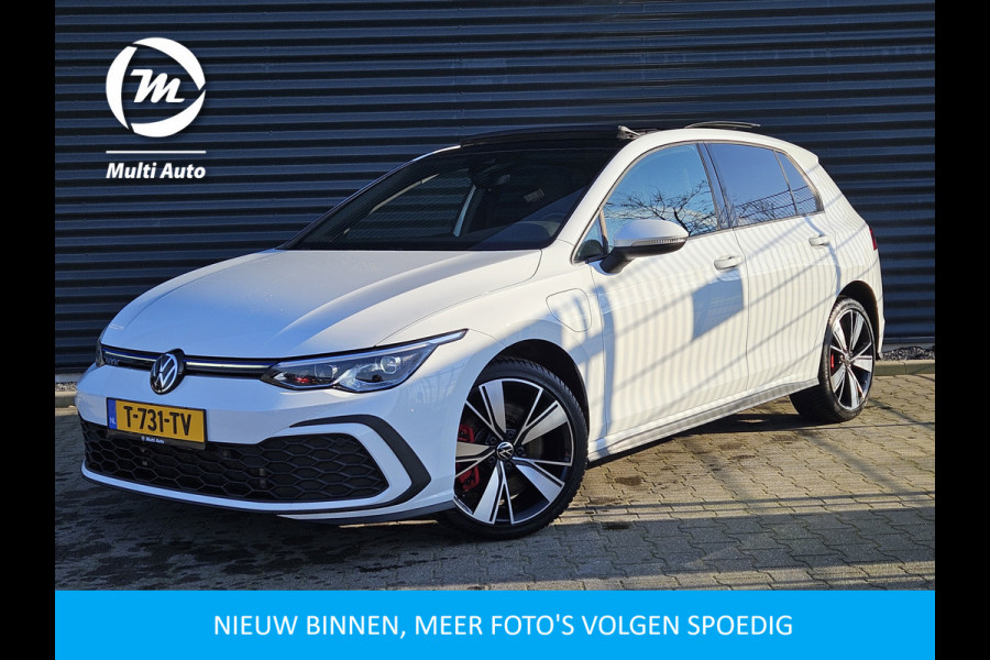 Volkswagen Golf GTE Plug In Hybrid 245pk PHEV | Panodak | Adaptive Cruise | Trekhaak af Fabriek | Virtual | Apple Carplay | IQ Drive | Navi Full Map | 18"L.M | Stuurverwarming | Sfeerverlichting |