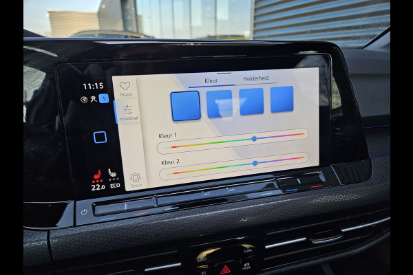 Volkswagen Golf GTE Plug In Hybrid 245pk PHEV | Panodak | Adaptive Cruise | Trekhaak af Fabriek | Virtual | Apple Carplay | IQ Drive | Navi Full Map | 18"L.M | Stuurverwarming | Sfeerverlichting |