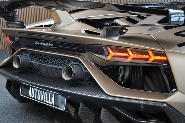 Lamborghini Aventador 6.5 V12 SVJ Roadster Lift Shiney Carbon Camera 1-800