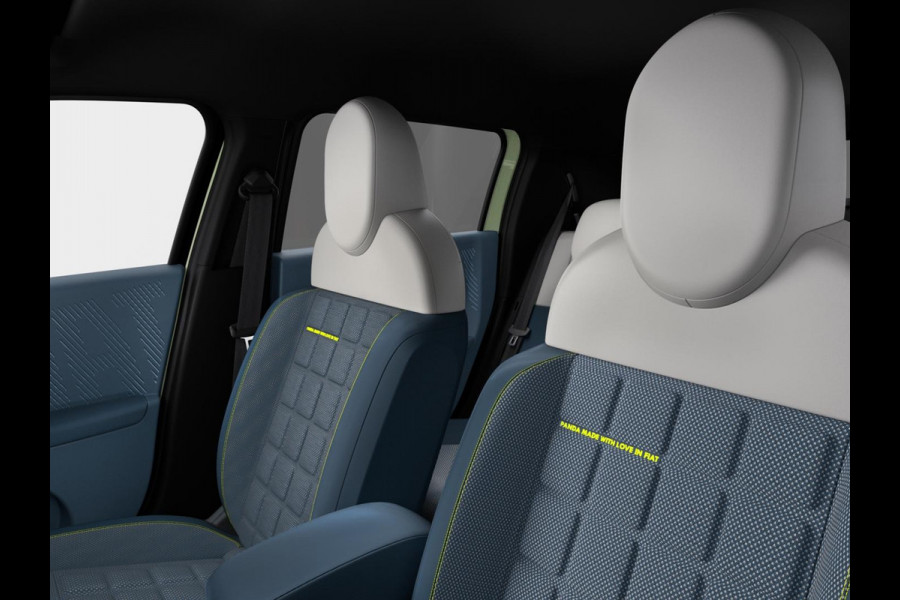 Fiat Grande Panda 1.2 Hybrid La Prima | Automaat | Camera | Clima | Apple Carplay | Cruise | Navi | 17" | Winter Pack