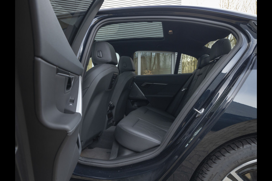 BMW 5 Serie 530e M-Sport - Pano - Driving Ass Prof - Stoelventilatie - Harman Kardon