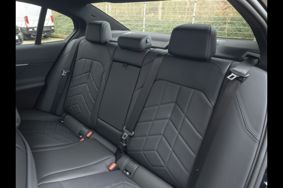 BMW 5 Serie 530e M-Sport - Pano - Driving Ass Prof - Stoelventilatie - Harman Kardon