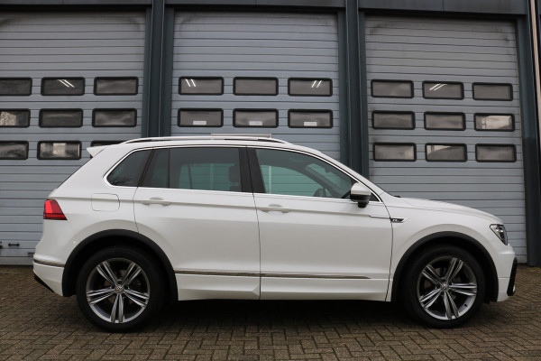 Volkswagen Tiguan 1.5 TSI ACT Highline Business R-line Panodak Virtual cockpit Navi Led T-haak Bj:2019