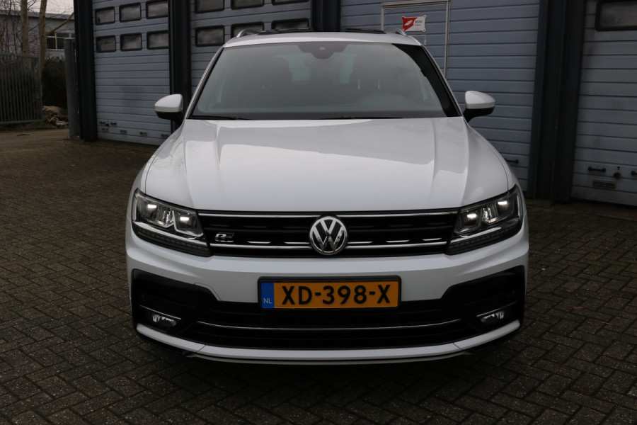 Volkswagen Tiguan 1.5 TSI ACT Highline Business R-line Panodak Virtual cockpit Navi Led T-haak Bj:2019