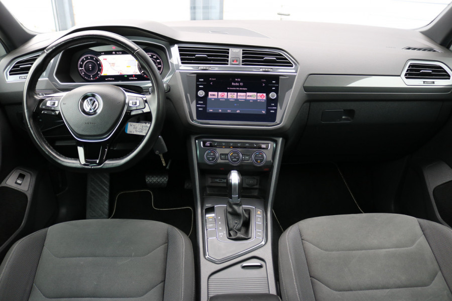 Volkswagen Tiguan 1.5 TSI ACT Highline Business R-line Panodak Virtual cockpit Navi Led T-haak Bj:2019