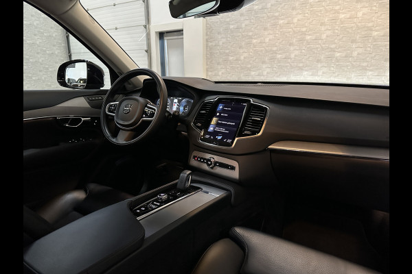 Volvo XC90 T8 AWD R-Design | 360 View | Panorama | ACC | Pilot-Assist | 22" | Head-Up | Trekhaak | Memory 2x | Carplay | Full-LED | Harman Kardon | Achterbank en Stuurverwarming | Rijklaarprijs met Bovag garantie.