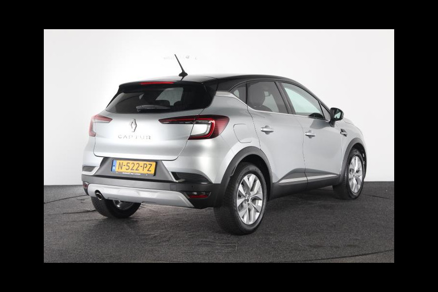 Renault Captur 1.3 TCe 140 Intens / navigatie pakket.