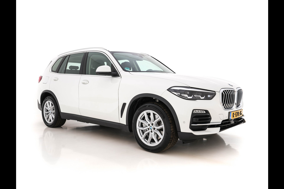 BMW X5 xDrive45e High Executive (INCL-BTW) Aut. *VERNASCA-FULL-LEATHER | FULL-LED | DIGI-COCKPIT | MEMORY-PACK | SURROUND-VIEW | ADAPTIVE-CRUISE | AMBIENT-LIGHT | COMFORT-SEATS | TOWBAR | DIGI-COCKPIT | SHIFT-PADDLES | DAB+