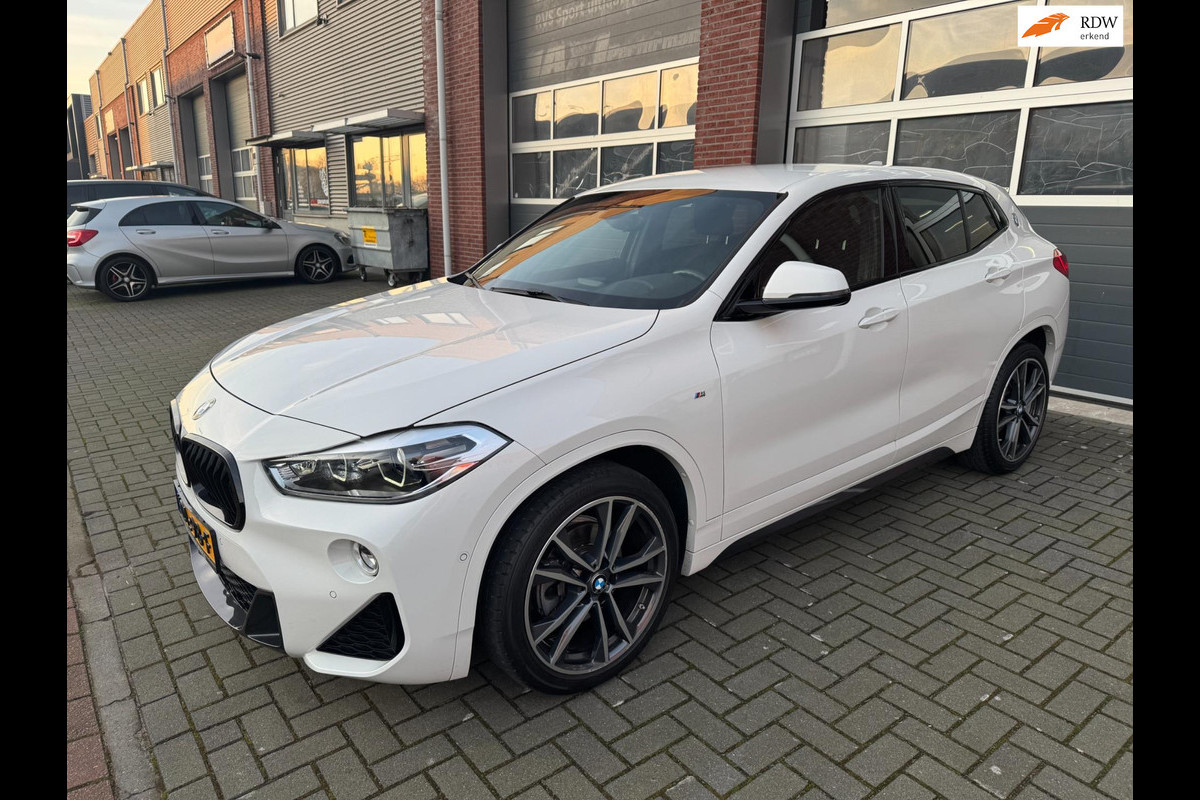 BMW X2 SDrive18i AUT M Sport LED Navi Alcantara Cruise PDC