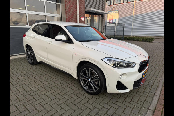 BMW X2 SDrive18i AUT M Sport LED Navi Alcantara Cruise PDC