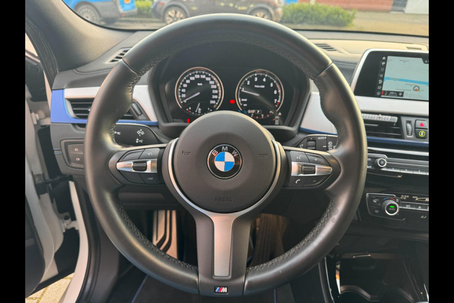 BMW X2 SDrive18i AUT M Sport LED Navi Alcantara Cruise PDC