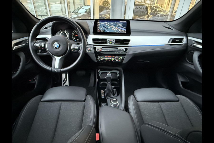 BMW X1 xDrive25e High executive M sport |Pano|Ad.Cruise|HUD|Carplay|Sfeer|Stoel/Stuur Verw|