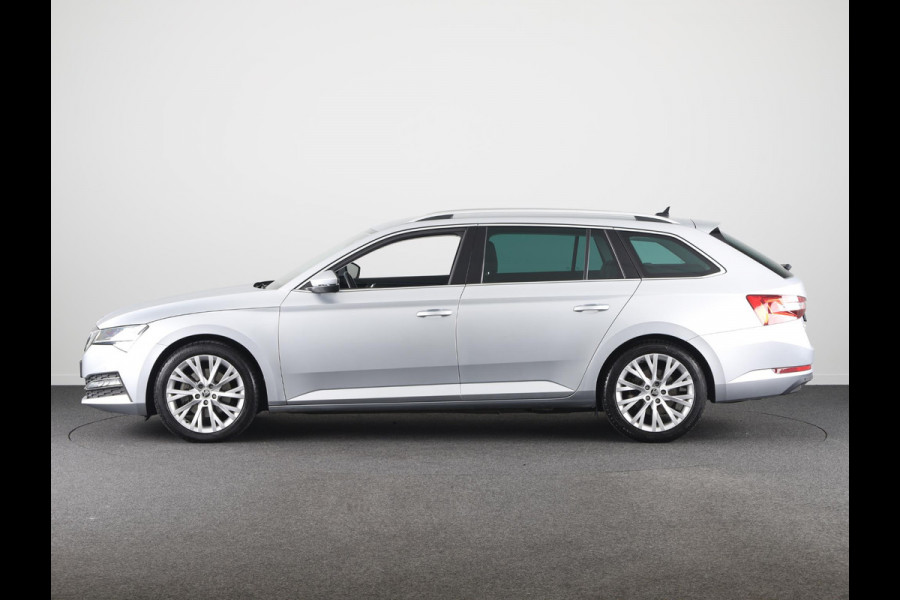 Škoda Superb Combi 1.4 TSI iV Business Edition 218 pk Automaat (DSG) | Navigatie | Trekhaak (wegklapbaar) | Parkeersensoren | Achteruitrijcamera | Stoelverwarming |