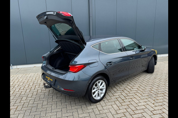 Seat Leon 1.5 eTSI Style Launch Edition * AppleCarPlay * Camera * Trekhaak *