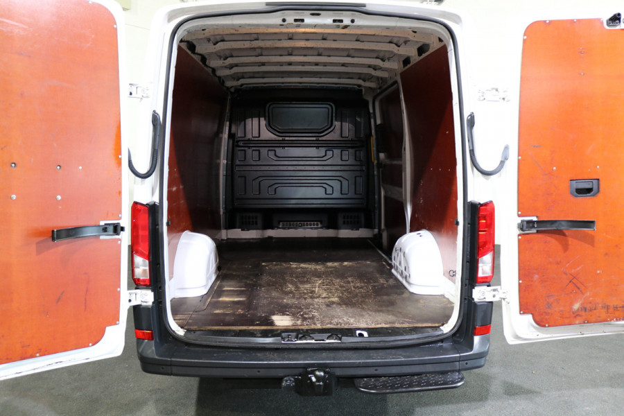 Volkswagen Crafter 2.0 TDI L3 H2 Airco Navigatie Imperiaal Trap Trekhaak