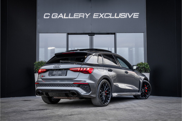 Audi RS3 Sportback 2.5 TFSI quattro - RS Dynamic + l Ceramic l 360 cam l Panorama