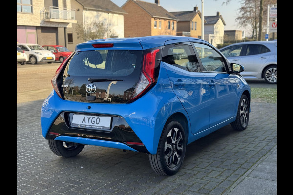 Toyota Aygo 1.0 VVT-i x-joy | Apple carplay/Android auto, Lichtmetalen velgen, Airco, Bluetooth, Stuurbediening