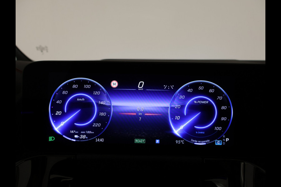 Mercedes-Benz EQA 250+ AMG Line LIMITED 71 kWh | Nightpakket | Premium pakket | Winter pakket | Dodehoekassistent | Parkeerpakket met 360°-camera | GUARD 360° Voertuigbescherming Plus | Burmester Surround Sound systeem | EASY PACK achterklep |