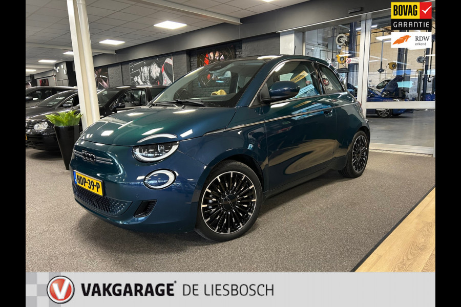 Fiat 500 La Prima 42 kWh / 120pk / Navigatie / Panorama-dak / Leder / camera