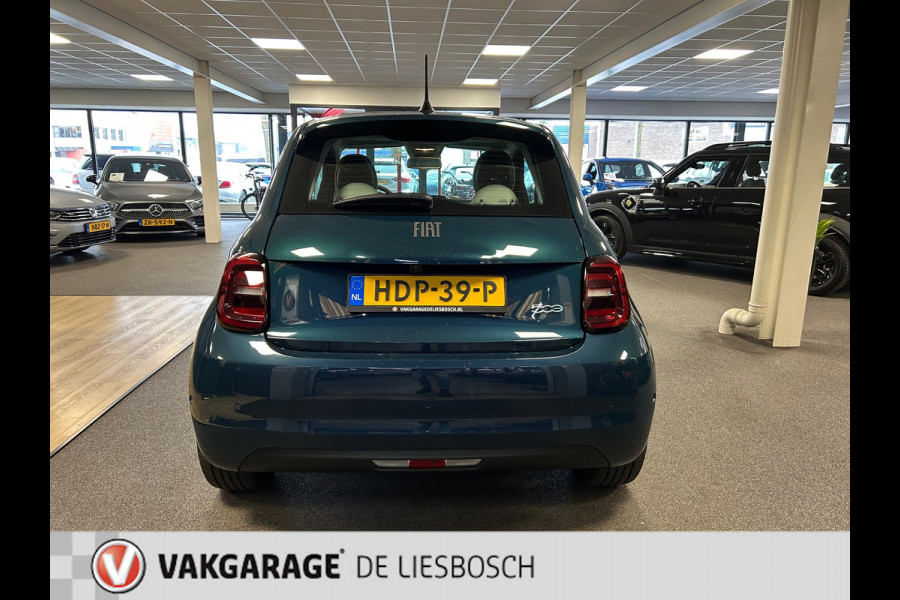 Fiat 500 La Prima 42 kWh / 120pk / Navigatie / Panorama-dak / Leder / camera