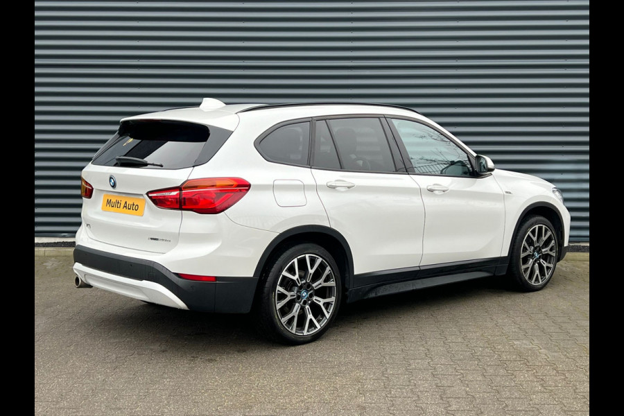 BMW X1 xDrive25e Plug in hybrid Sport Line PHEV | Panodak | Head-up Display | Carplay | Sportstoelen Verwarmd | Harman Kardon |