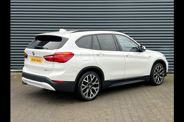 BMW X1 xDrive25e Plug in hybrid Sport Line PHEV | Panodak | Head-up Display | Carplay | Sportstoelen Verwarmd | Harman Kardon |