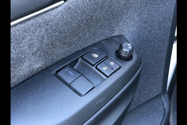 Toyota Yaris 1.5 Hybrid Active | Eerste eigenaar, Parelmoer wit, Parkeercamera, Adaptive cruise control, Bluetooth, Stuurbediening