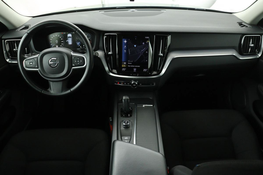 Volvo V60 2.0 B3 Momentum Advantage | Carplay | Camera | Full LED | Navigatie | Climate control | Cruise control | DAB