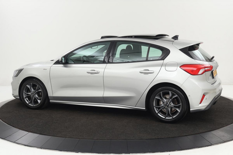 Ford Focus 1.0 EcoBoost ST Line | Panoramadak | Adaptive cruise | Camera | Carplay | Airco | Navigatie | Full LED | PDC | Bluetooth