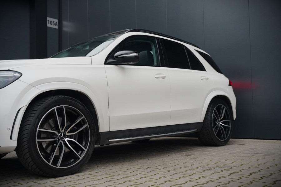 Mercedes-Benz GLE 350 D 4MATIC | AMG | Burmester | Adaptive Cruise Control | Stoelverwarming | Panoramadak | Luchtvering | Trekhaak | Grijs Kenteken | 360° Camera | BTW | Apple Carplay | Ambiance Verlichting | Leder | Nigh