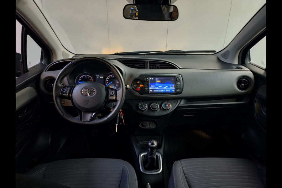 Toyota Yaris 1.0 VVT-i Active uit 2019 Rijklaar + 12 maanden Bovag-garantie Henk Jongen Auto's in Helmond,  al 50 jaar service zoals 't hoort!