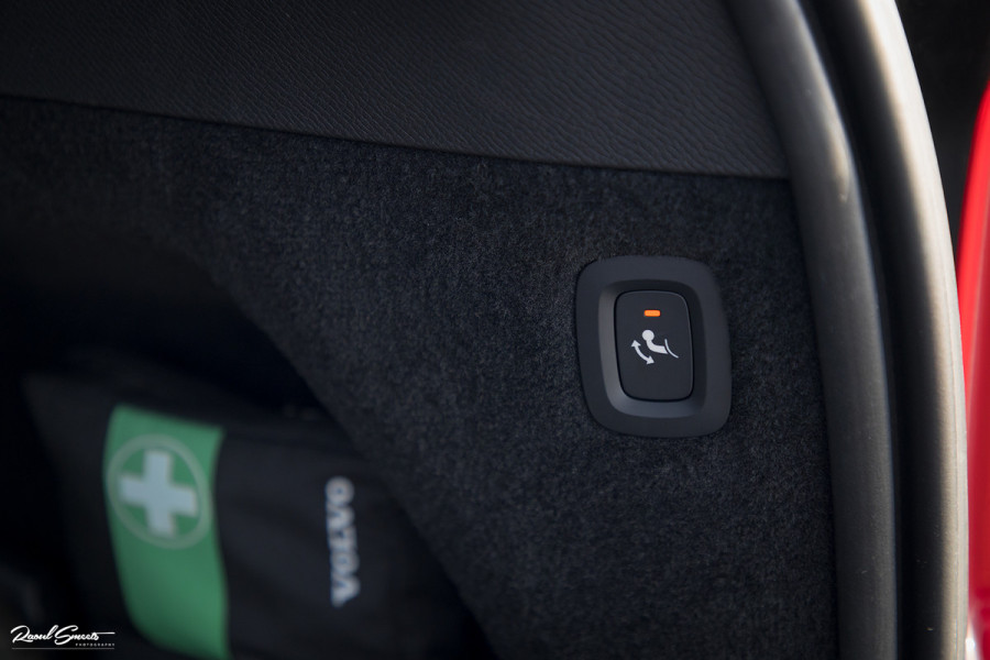 Volvo XC90 2.0 T8 Recharge AWD R-design Edition | Long Range | Zwenkbare trekhaak | Harman Kardon | Adaptieve cruise | Apple carplay |