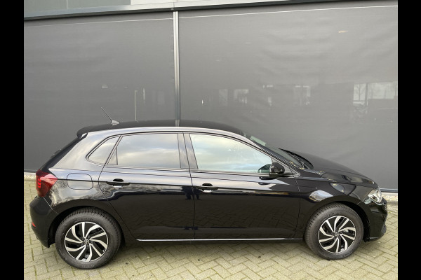 Volkswagen Polo 1.0 TSI Life Business NIEUW!! Climate control - Cruise control adaptive - Parksensoren v+a - Navi full map - A-uitrijcamera - MF Lederen stuurwiel - LMV - Apple carplay/Android auto - Bluetooth - DAB - Hill hold - Regen s