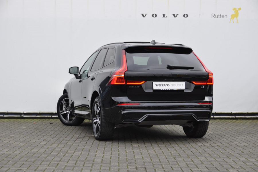 Volvo XC60 T6 Plug-in hybrid AWD Plus Black Edition Long range / Adaptieve cruise control / Panoramadak / Apple carplay / Parkeersensoren met 360 camera / Elektrische achterklep / Elektrische stoelen met geheugen / Stoel en stuurwielverwarming