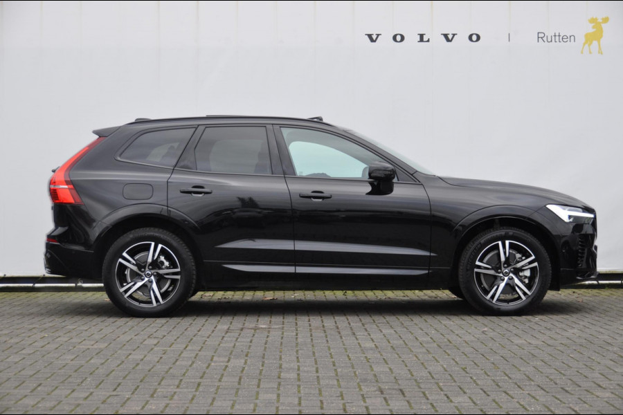 Volvo XC60 T6 Plug-in hybrid AWD Plus Black Edition Long range / Adaptieve cruise control / Panoramadak / Apple carplay / Parkeersensoren met 360 camera / Elektrische achterklep / Elektrische stoelen met geheugen / Stoel en stuurwielverwarming