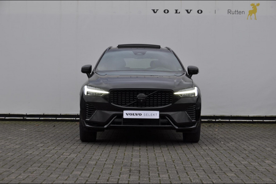 Volvo XC60 T6 Plug-in hybrid AWD Plus Black Edition Long range / Adaptieve cruise control / Panoramadak / Apple carplay / Parkeersensoren met 360 camera / Elektrische achterklep / Elektrische stoelen met geheugen / Stoel en stuurwielverwarming