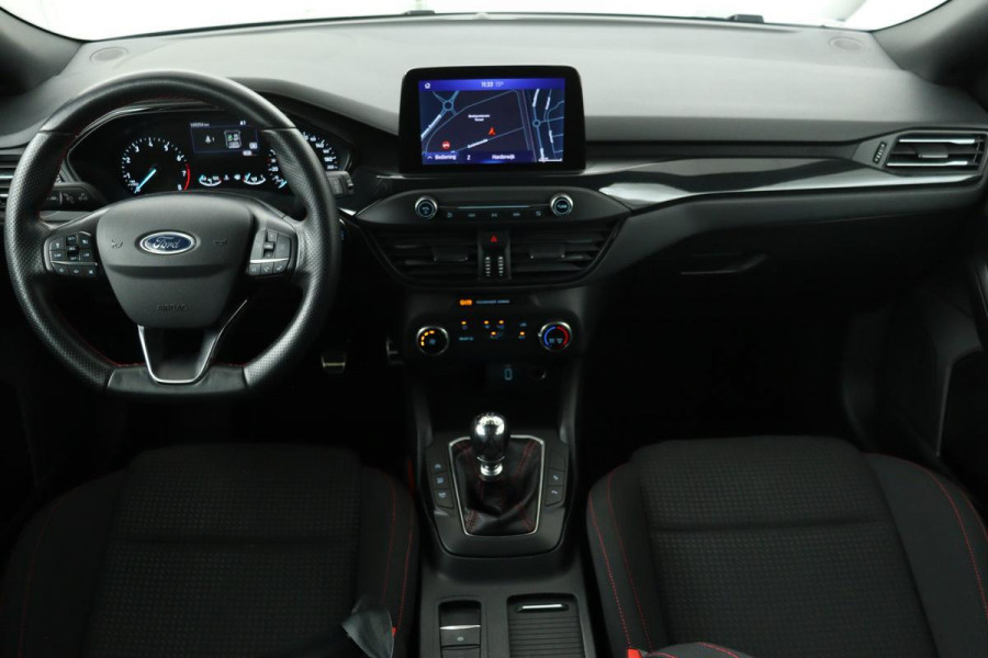 Ford Focus 1.0 EcoBoost ST Line | Panoramadak | Adaptive cruise | Camera | Carplay | Airco | Navigatie | Full LED | PDC | Bluetooth