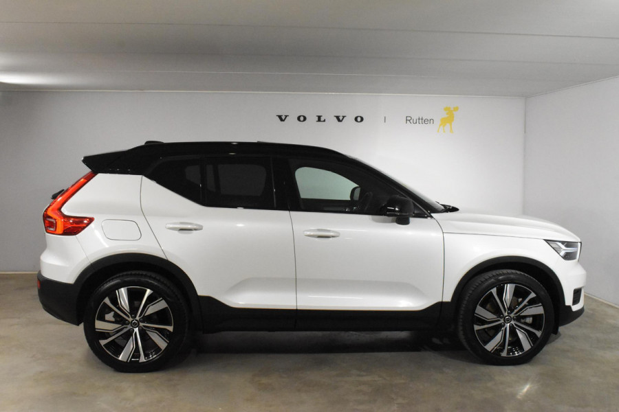 Volvo XC40 T4 211PK Automaat Recharge R-Design / Panoramadak / Donker getint glas / 20"Velgen / Verwarmbare stoelen