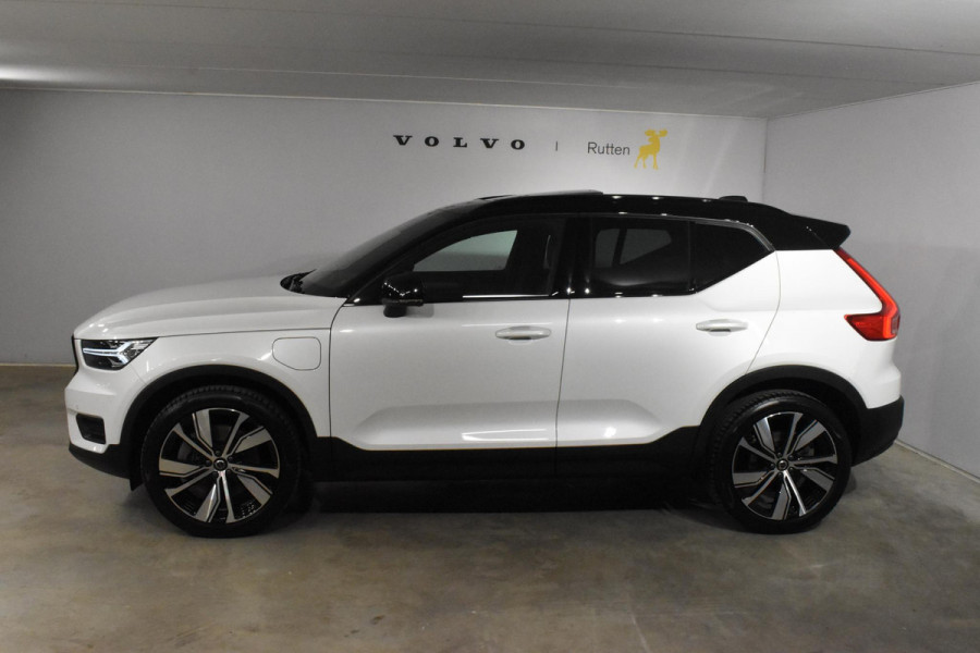 Volvo XC40 T4 211PK Automaat Recharge R-Design / Panoramadak / Donker getint glas / 20"Velgen / Verwarmbare stoelen