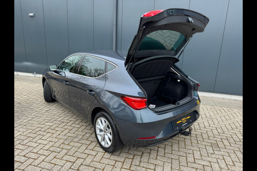 Seat Leon 1.5 eTSI Style Launch Edition * AppleCarPlay * Camera * Trekhaak *