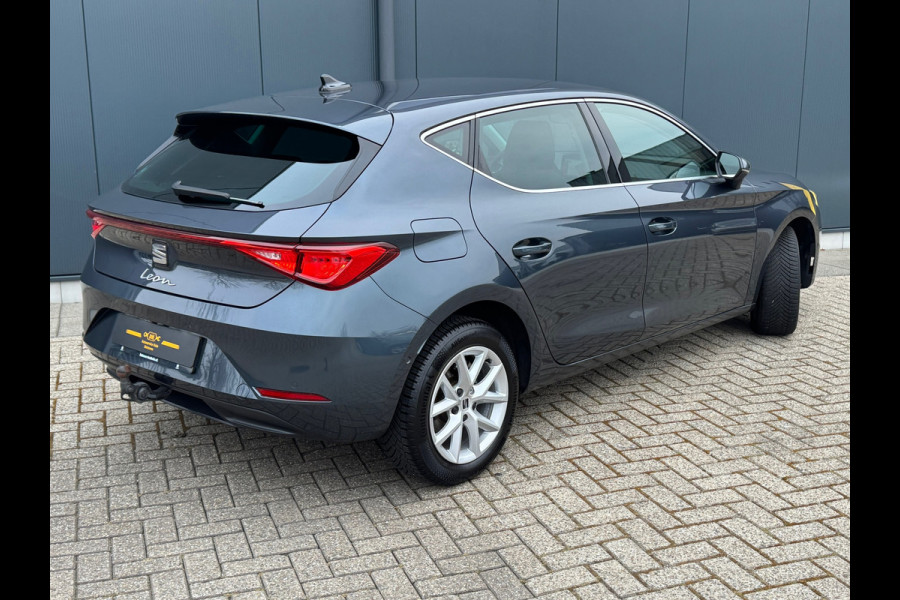 Seat Leon 1.5 eTSI Style Launch Edition * AppleCarPlay * Camera * Trekhaak *