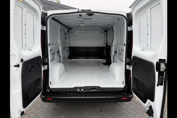 Nissan NV300 2.0 dCi 120 PK / L2H1 / 1e EIG. / AIRCO / BIJRIJDERSBANK / BLUETOOTH