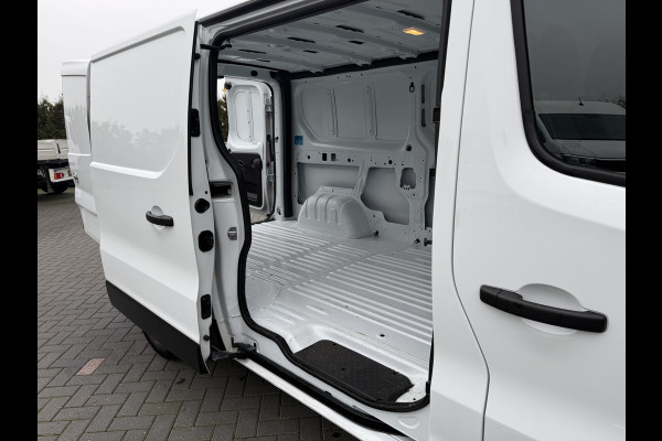 Nissan NV300 2.0 dCi 120 PK / L2H1 / 1e EIG. / AIRCO / BIJRIJDERSBANK / BLUETOOTH