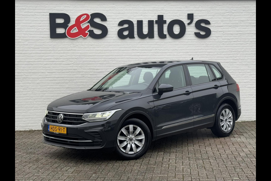 Volkswagen Tiguan 1.5 TSI Life Nieuw model Led Clima Safety pack Pdc Mooie kleur Nette auto!